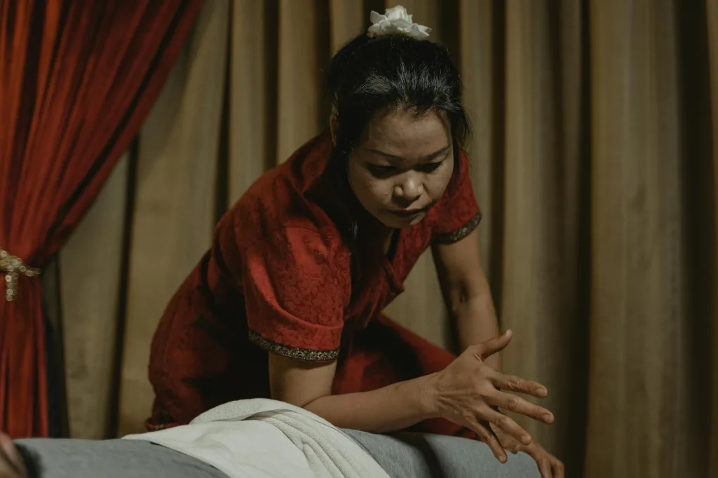 Interior ruang pijat Griya Massage Jogja dengan suasana tenang